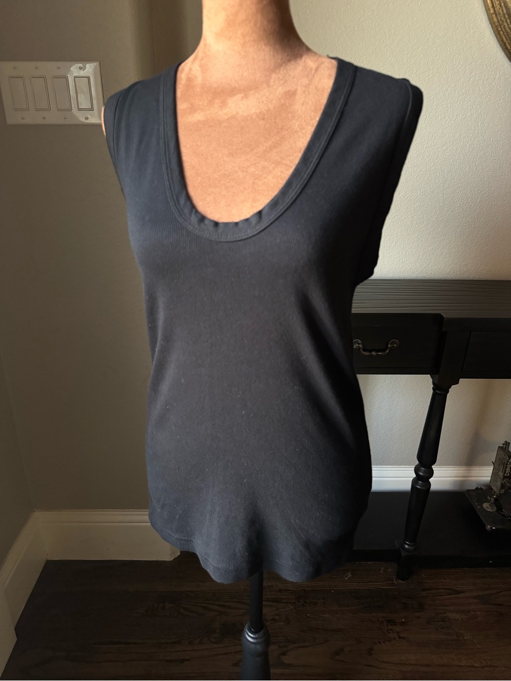 PerfectWhiteTee Jordan Ribbed U Neck Black Tank XL - Picture 3 of 10